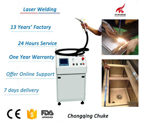 China Equipo inoxidable de la soldadura al acero del CE, máquina que suelda del laser del fregadero de cocina proveedor